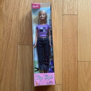 Barbie City Style doll 2003 purple T-shirt jean pants. Mattel. NIB